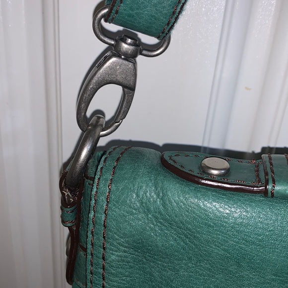Fossil leather green purse - Picture 7 of 9
